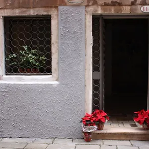 https://viva-venezia.hotelinveneto.com